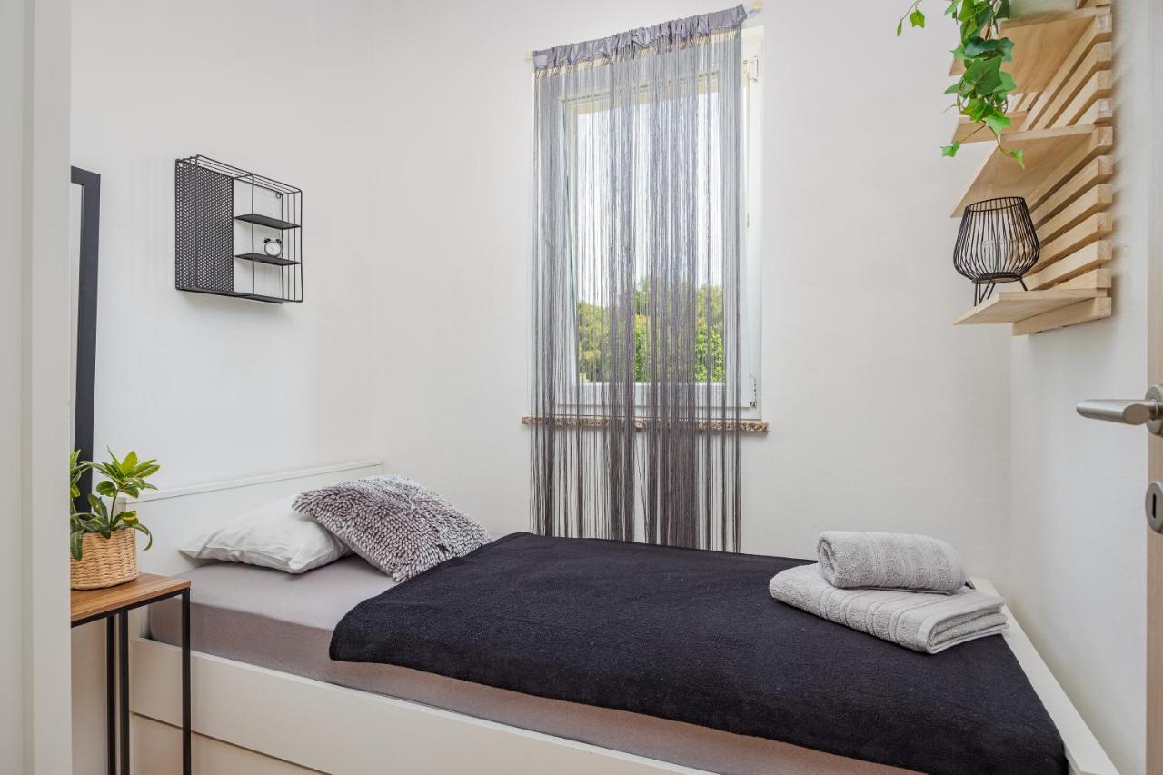 شقة Studio Apartman Marly بولا المظهر الخارجي الصورة